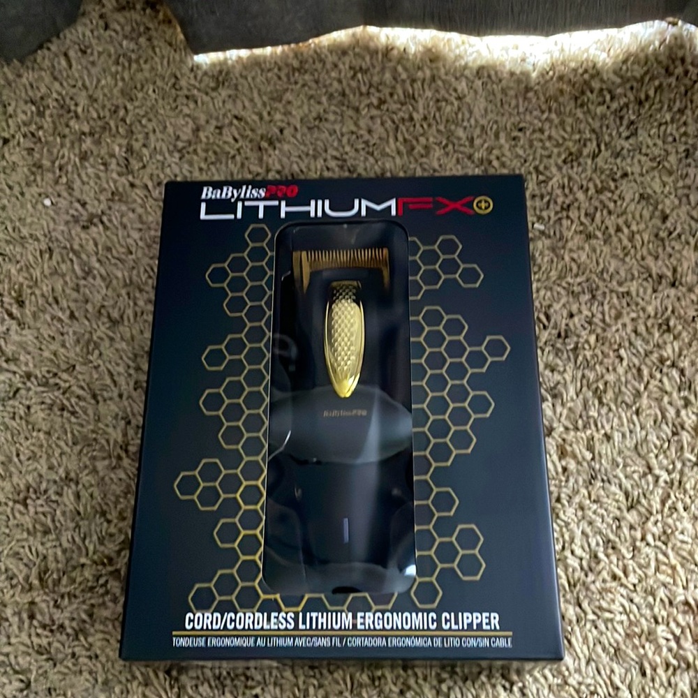Brand New BaByliss Lithiumfx+ cord/cordless clippers, black and gold